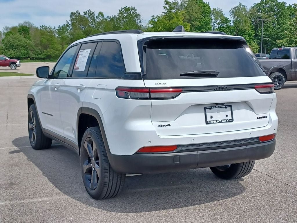 Used 2024 Jeep Grand Cherokee Limited w/ Black Appearance Package AWD/4WD image 3