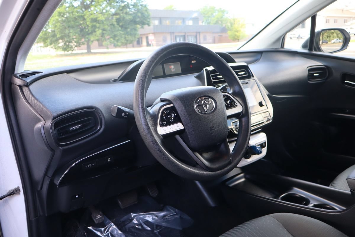 Used 2016 Toyota Prius Two FWD image 15