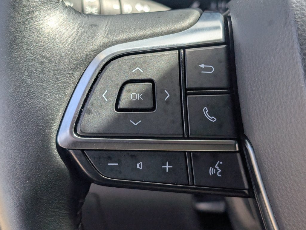 Certified 2021 Toyota Highlander Platinum AWD/4WD image 17