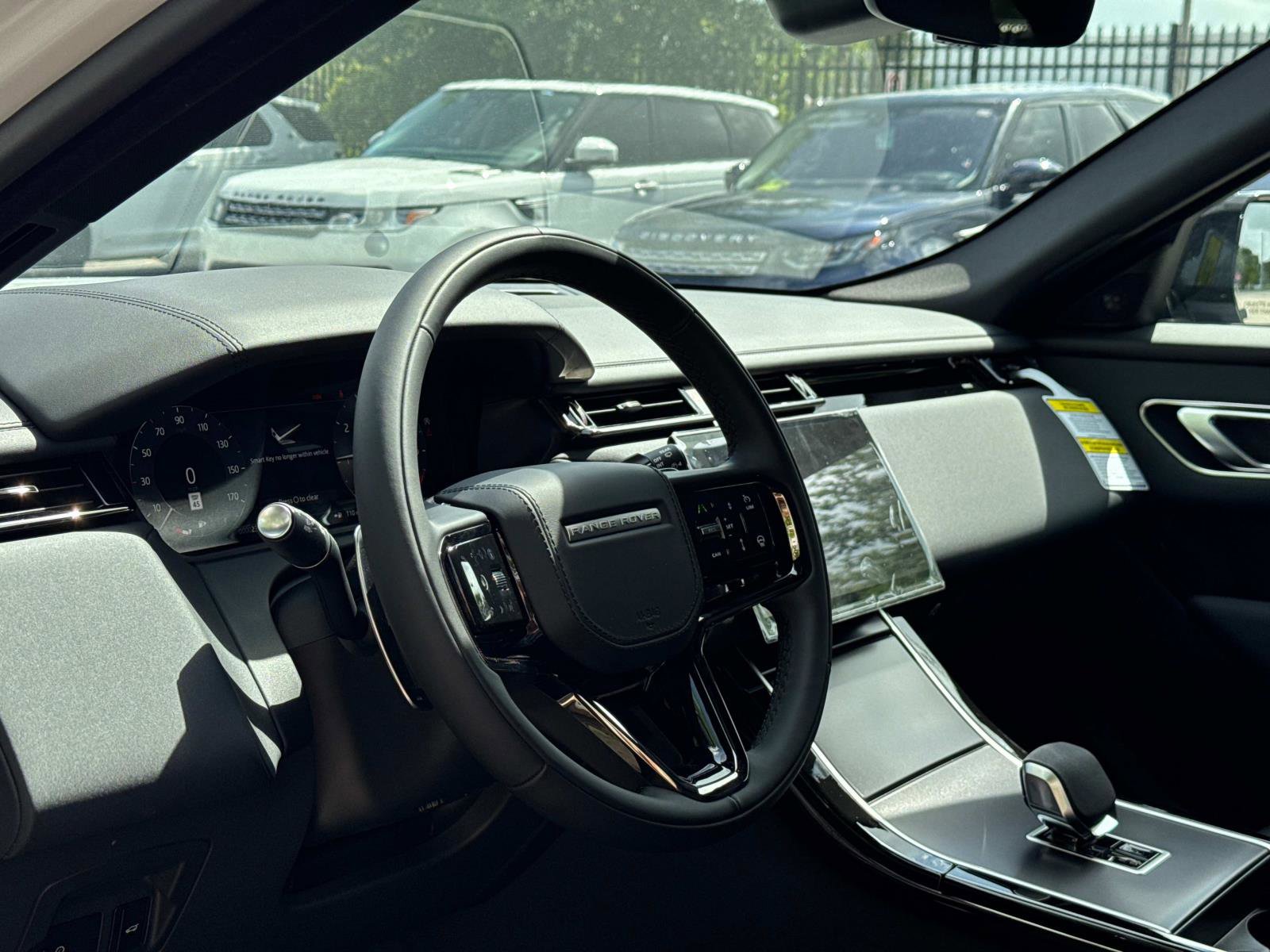 New 2026 Land Rover Range Rover Velar Dynamic SE image 22