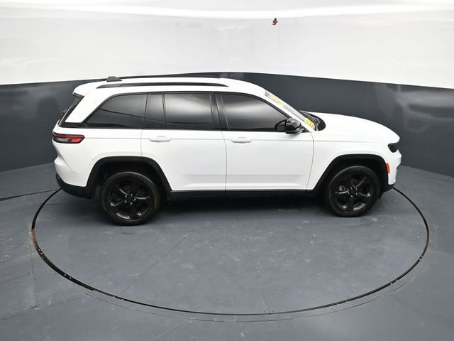 Used 2023 Jeep Grand Cherokee Limited w/ Black Appearance Package image 41