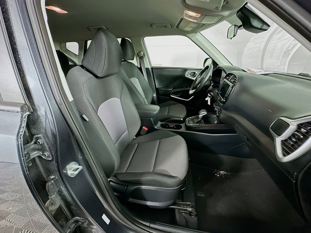 Used 2024 Kia Soul LX w/ Option Group 015 image 32