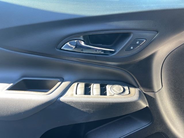 Used 2023 Chevrolet Equinox LT image 18