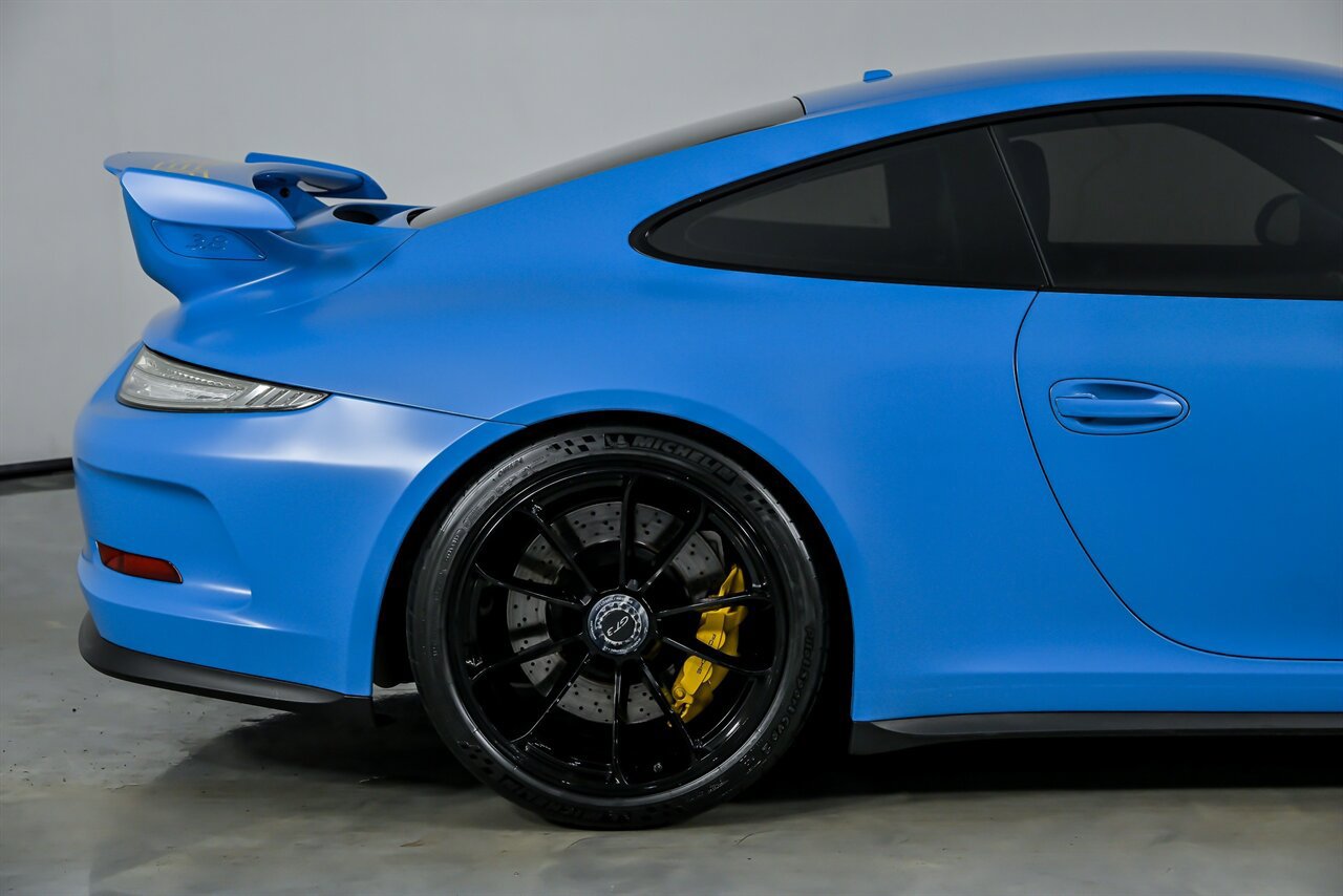 Used 2015 Porsche 911 GT3 RWD image 13