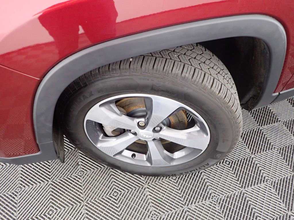 Used 2019 Jeep Cherokee Limited w/ Luxury Group image 49