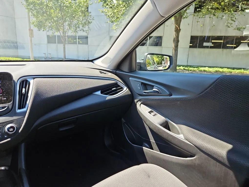 Used 2023 Chevrolet Malibu LT image 15