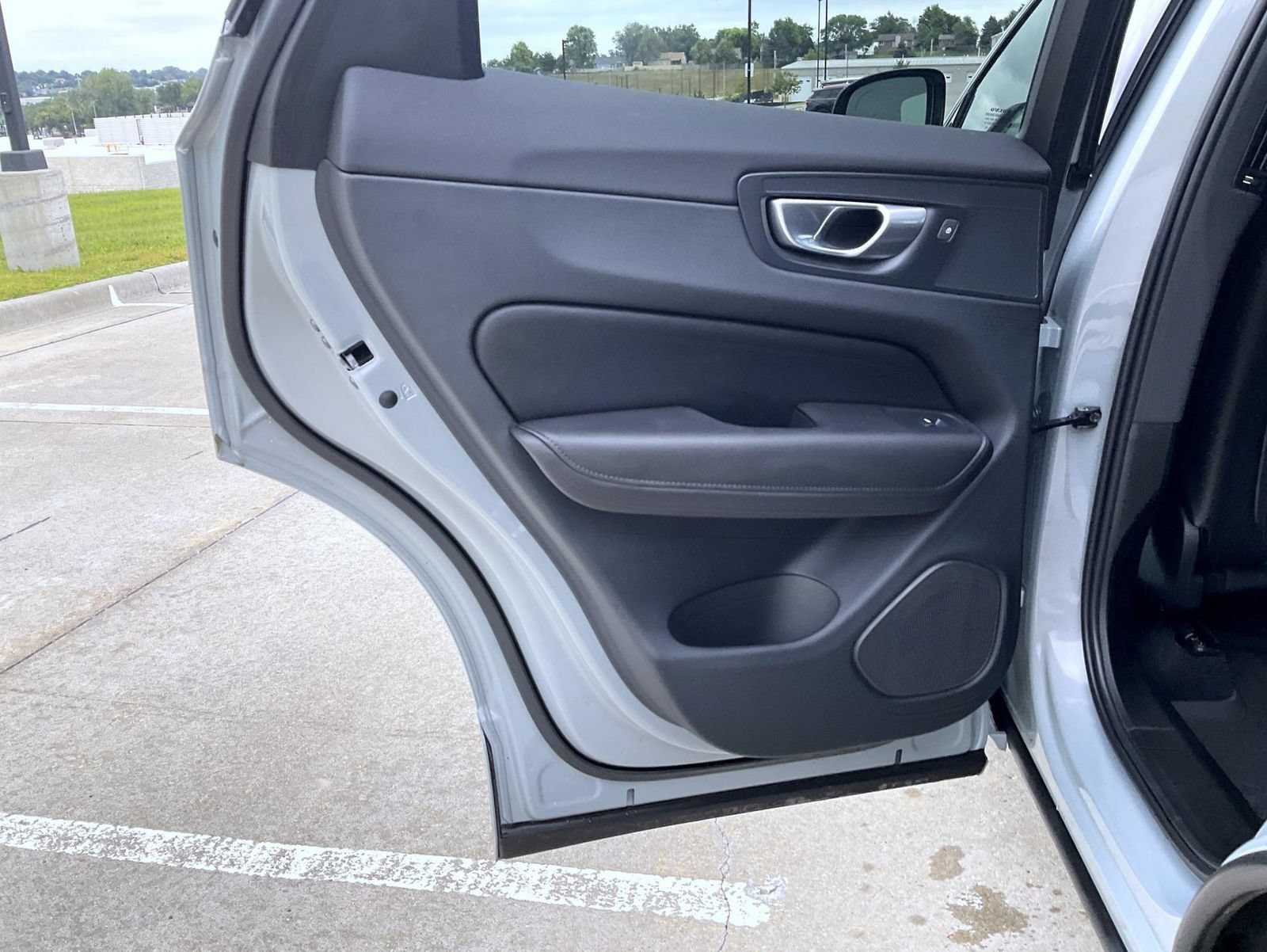 Used 2024 Volvo XC60 B5 Plus w/ Protection Package Premier AWD/4WD image 18