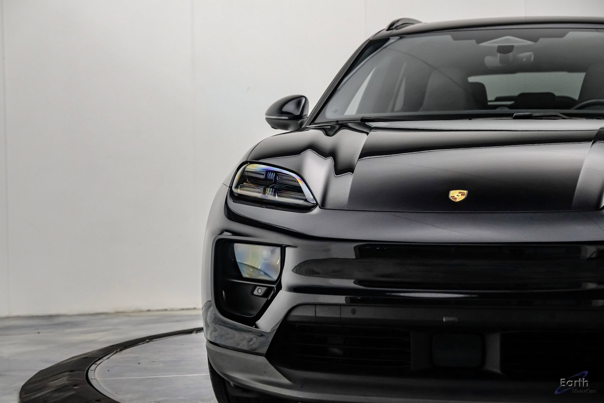 Used 2025 Porsche Macan 4 Electric AWD/4WD image 29