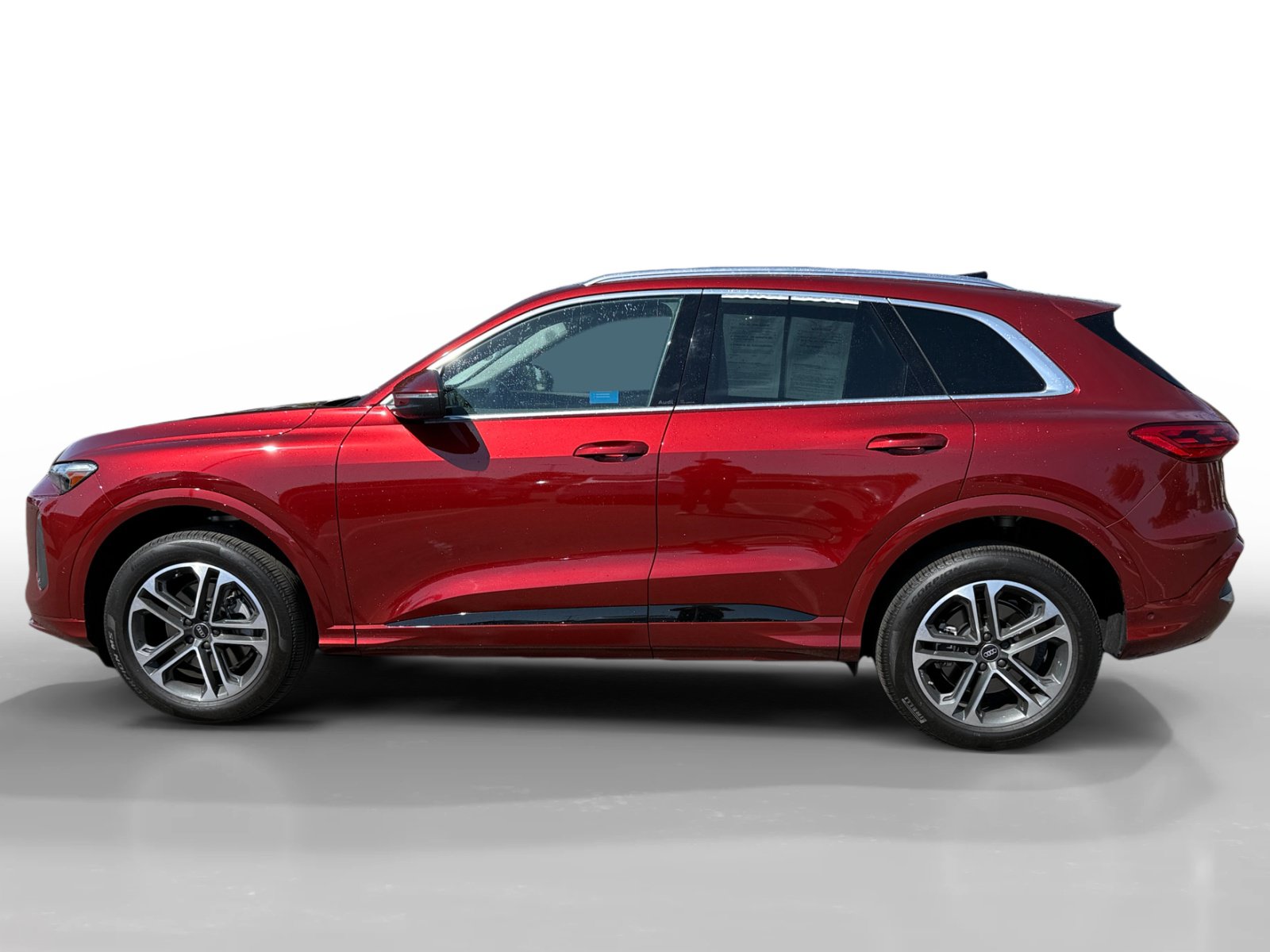 Certified 2025 Audi Q5 Premium Plus AWD/4WD image 2