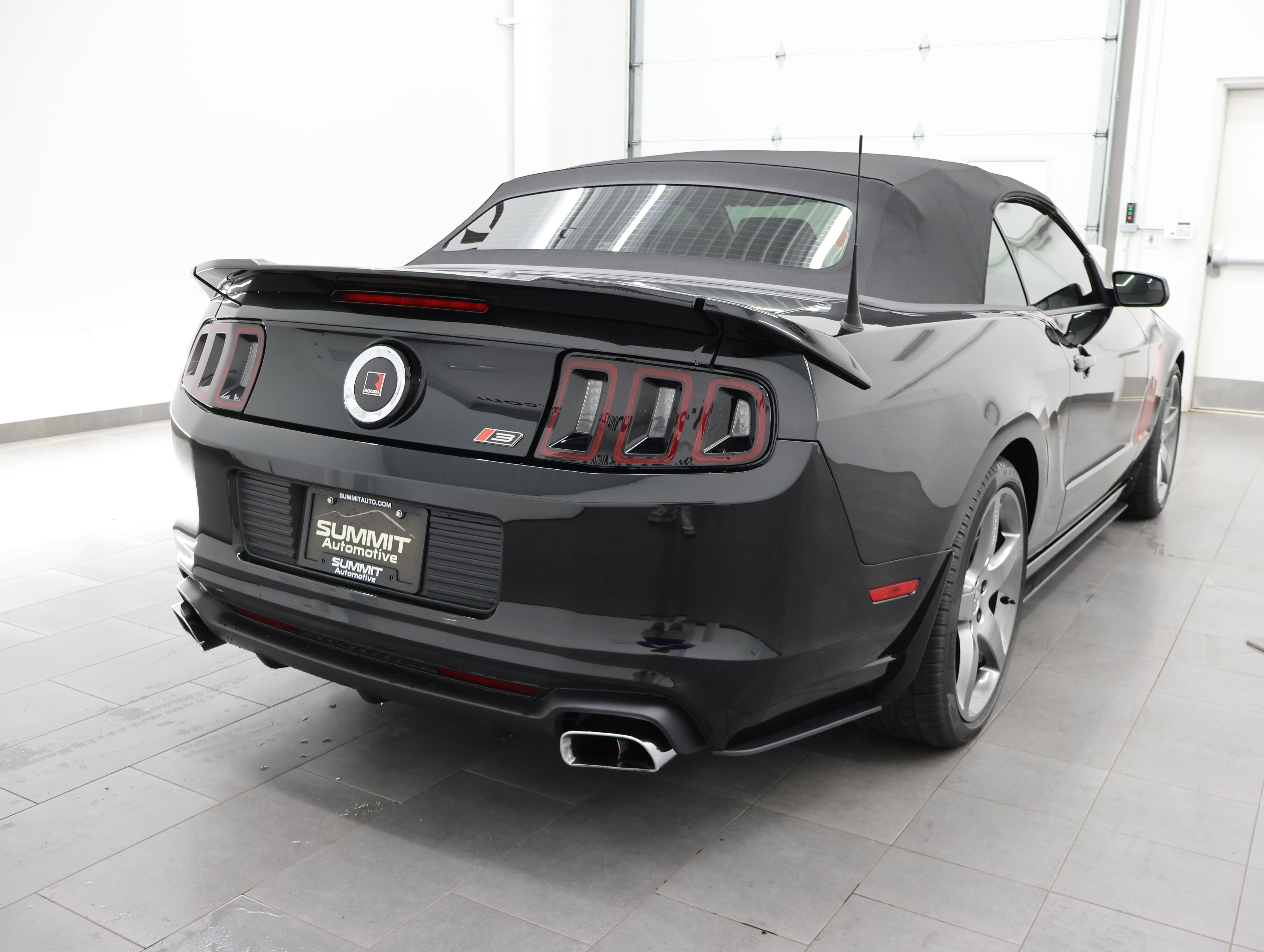 Used 2013 Ford Mustang GT Premium RWD image 5