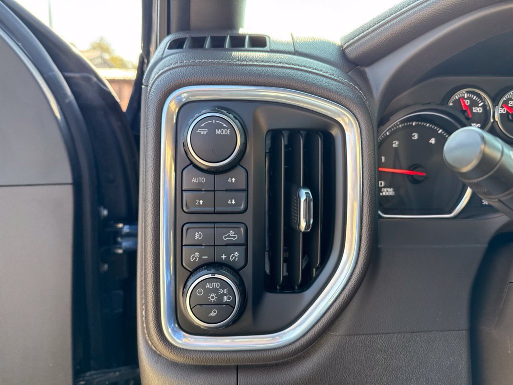 Used 2021 Chevrolet Silverado 2500 LTZ w/ Gooseneck/5TH Wheel Package AWD/4WD image 19