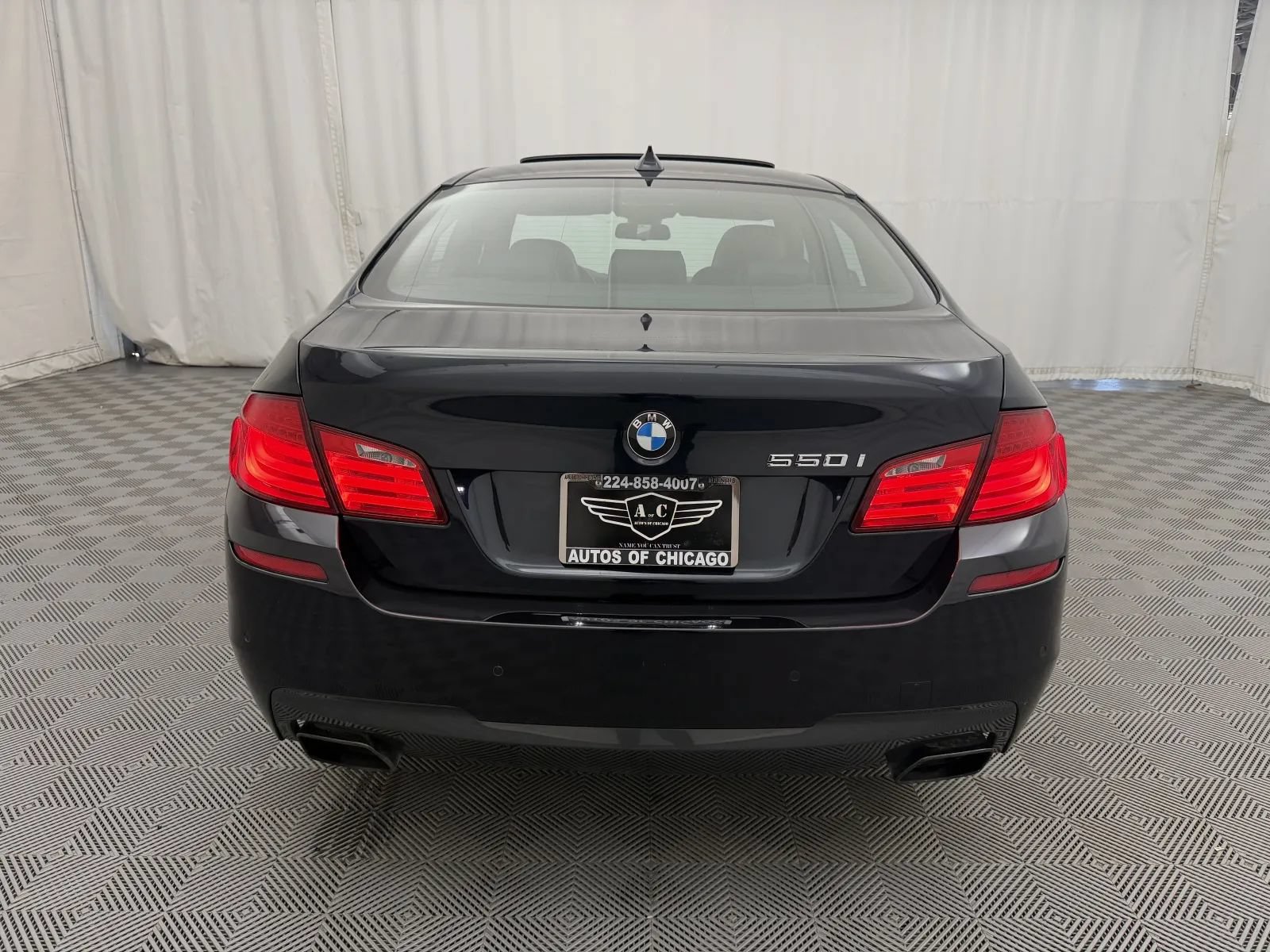 Used 2011 BMW 550i xDrive Sedan AWD/4WD image 6