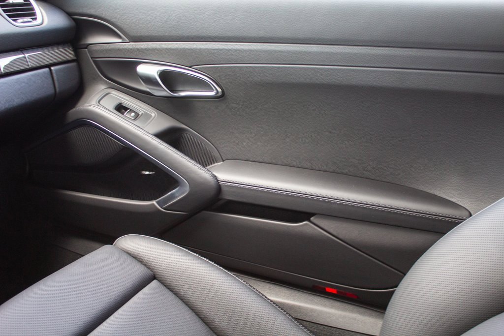 Used 2025 Porsche 718 Cayman w/ Sport Chrono Package image 19