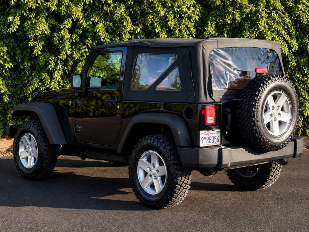 Used 2009 Jeep Wrangler X w/ 32" Tire & Wheel Group AWD/4WD image 5