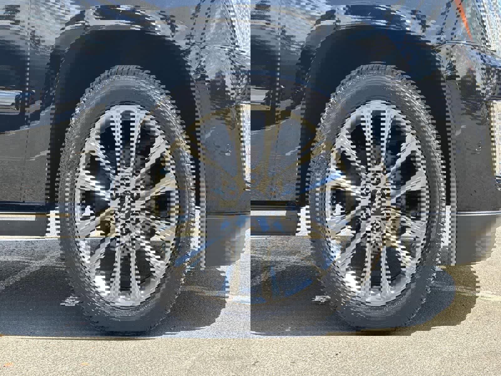 Used 2020 Cadillac Escalade Platinum w/ Escalade Sport Edition image 44