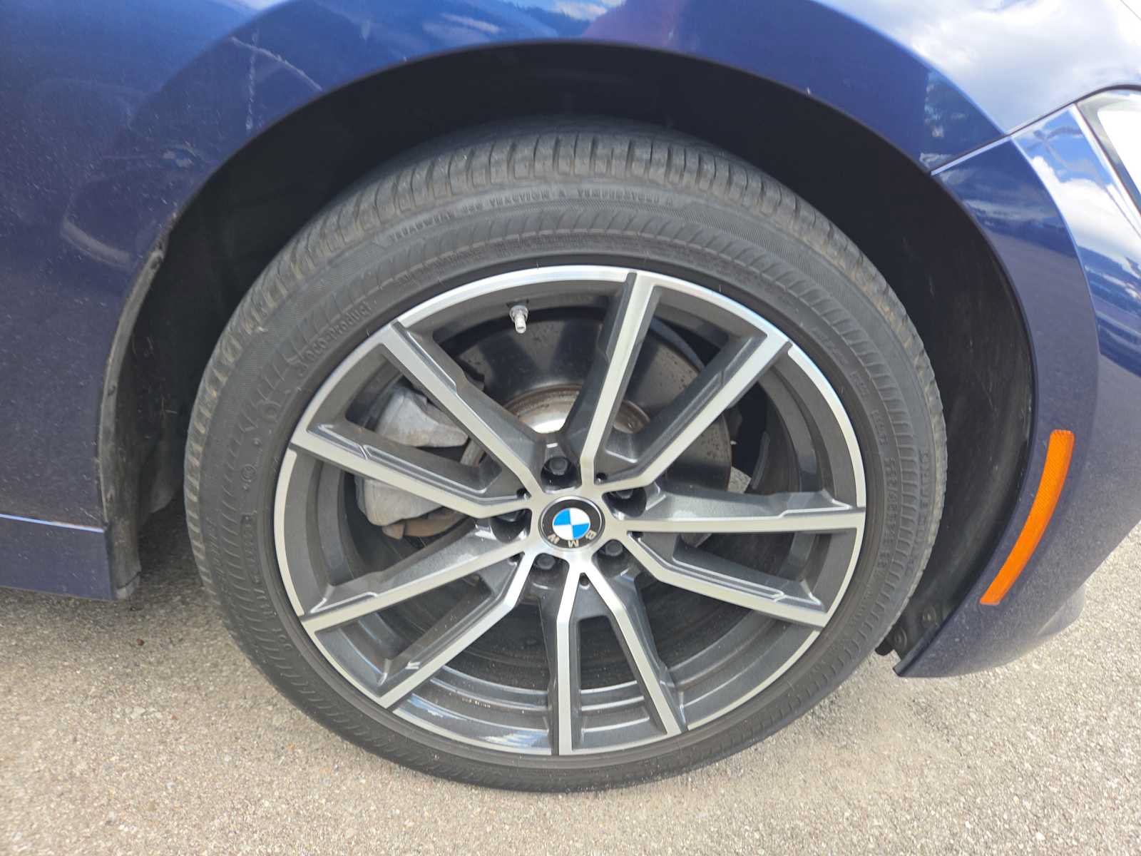 Used 2020 BMW 330i xDrive Sedan w/ Convenience Package AWD/4WD image 2