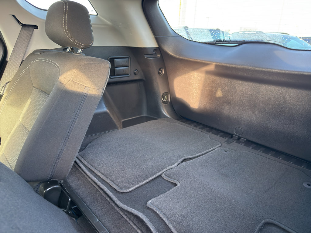 Used 2024 GMC Terrain SLE image 34