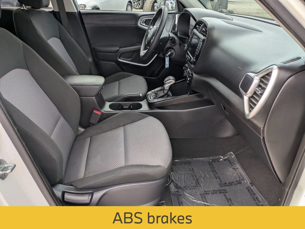Used 2023 Kia Soul LX w/ Option Group 015 FWD image 27