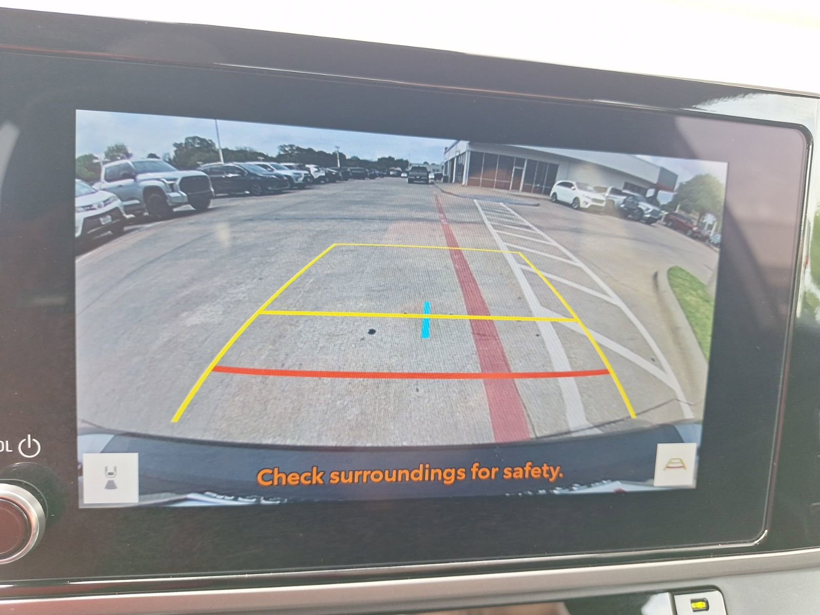 Used 2025 Toyota Camry SE w/ Convenience Package FWD image 25