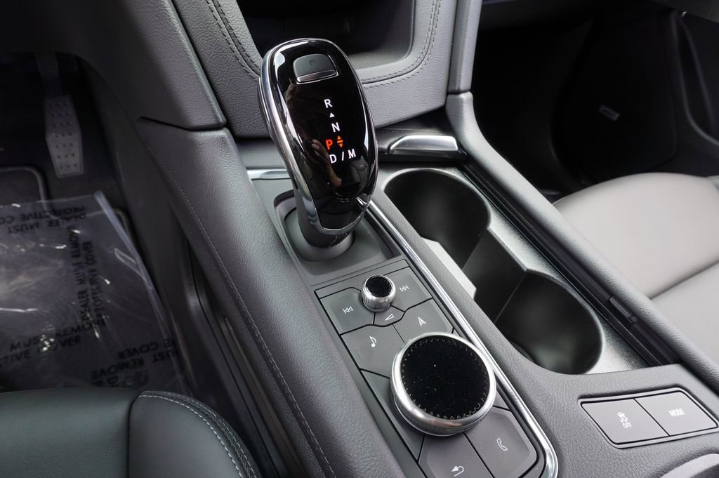 New 2025 Cadillac XT5 Premium Luxury w/ Technology Package FWD image 19