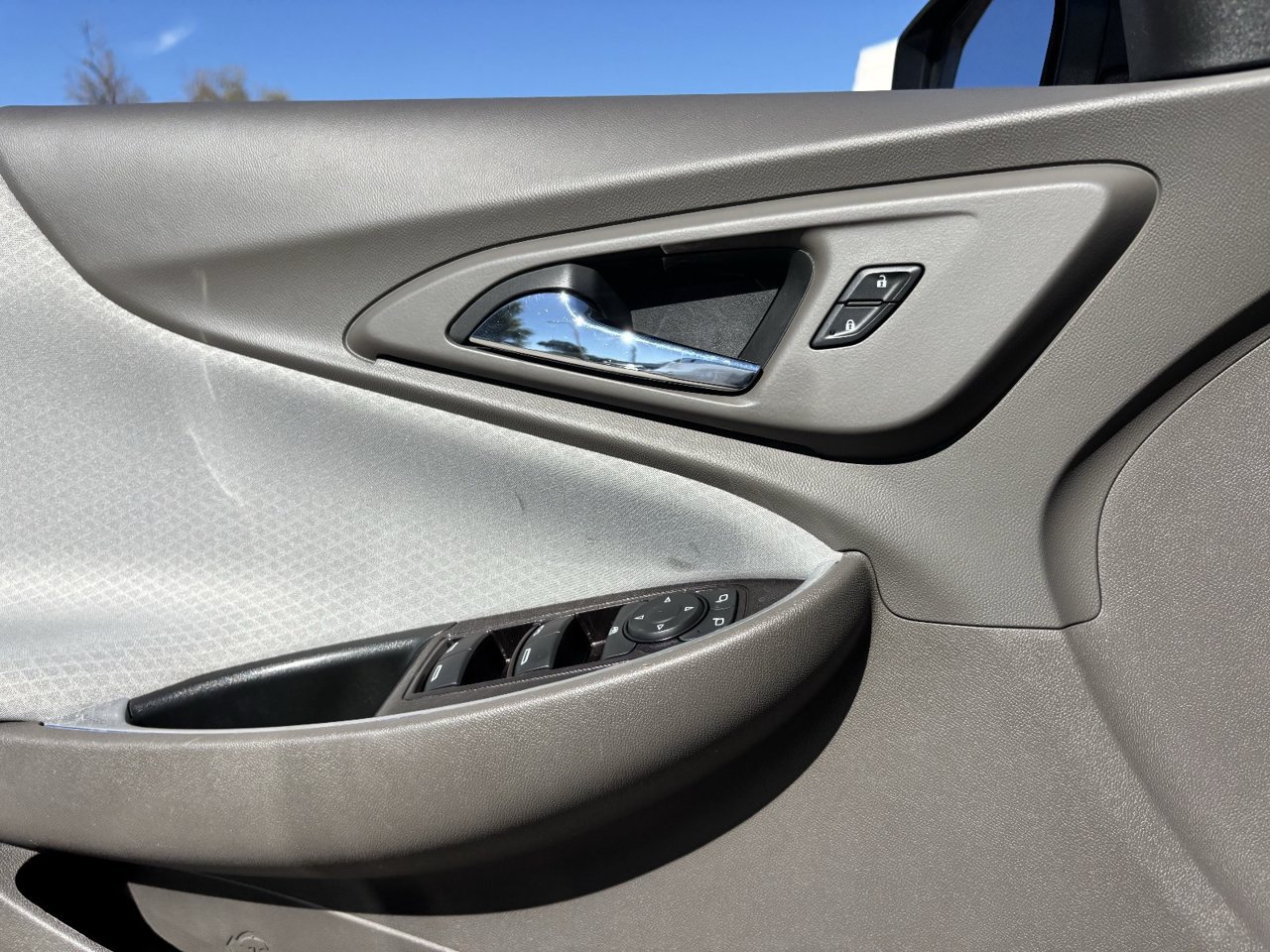Used 2018 Chevrolet Malibu LT FWD image 19