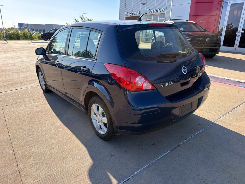 Used 2008 Nissan Versa Hatchback w/ Convenience Pkg FWD image 3