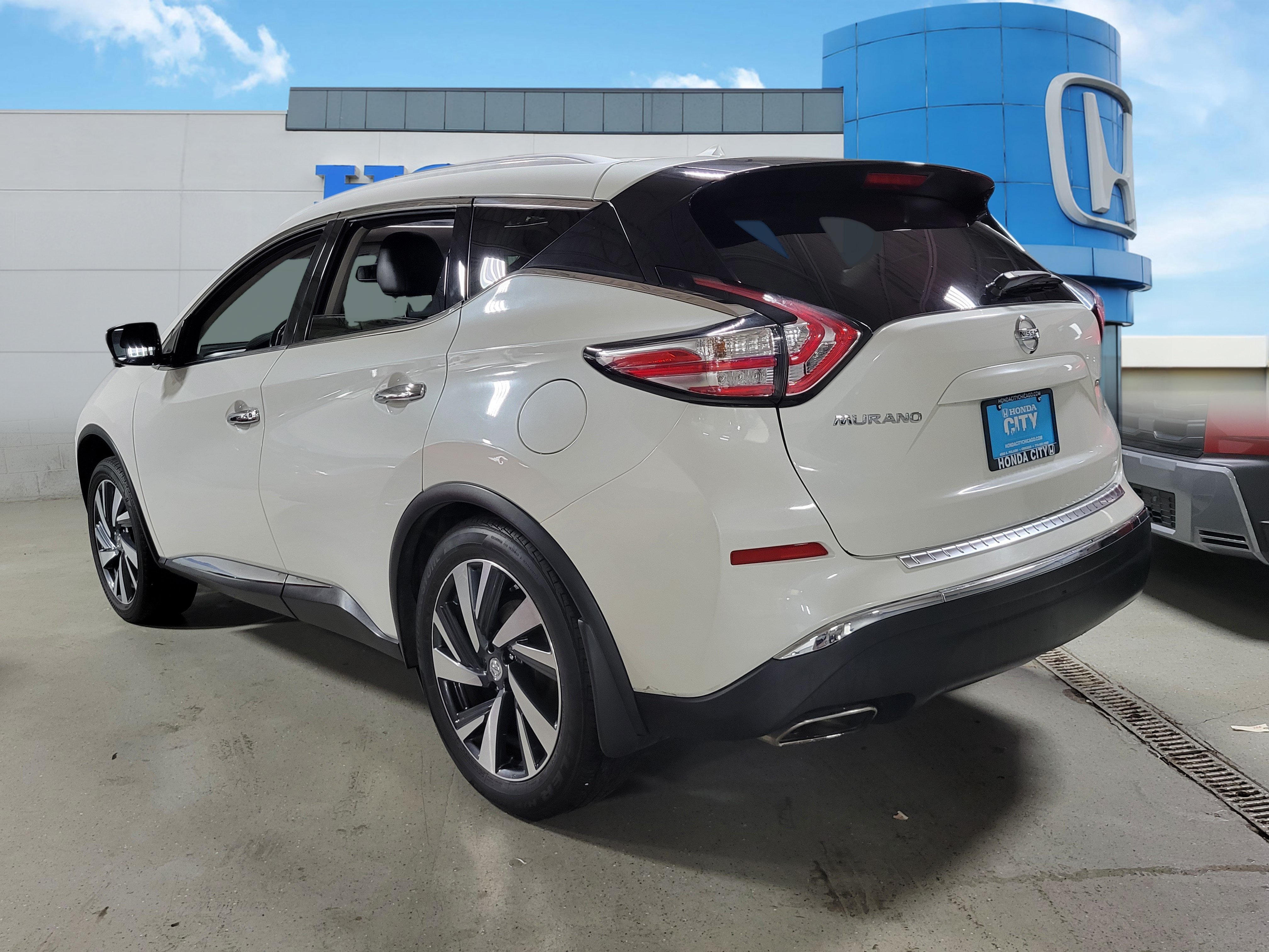 Used 2015 Nissan Murano Platinum w/ Platinum Technology Package FWD image 4