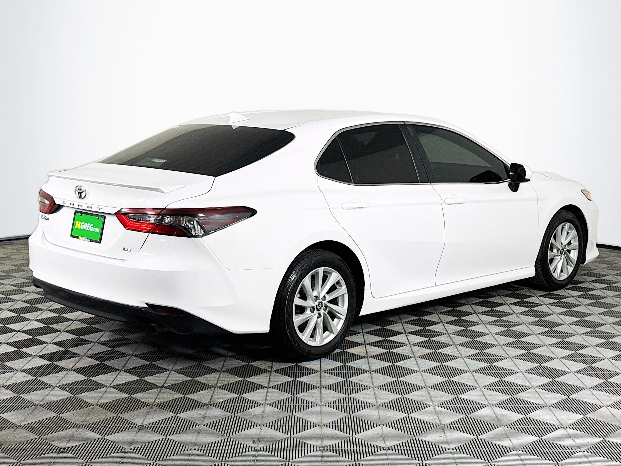Used 2022 Toyota Camry LE FWD image 10