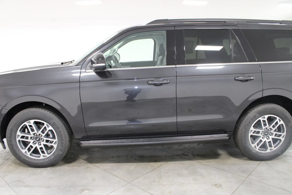 New 2026 Ford Expedition Active RWD image 5