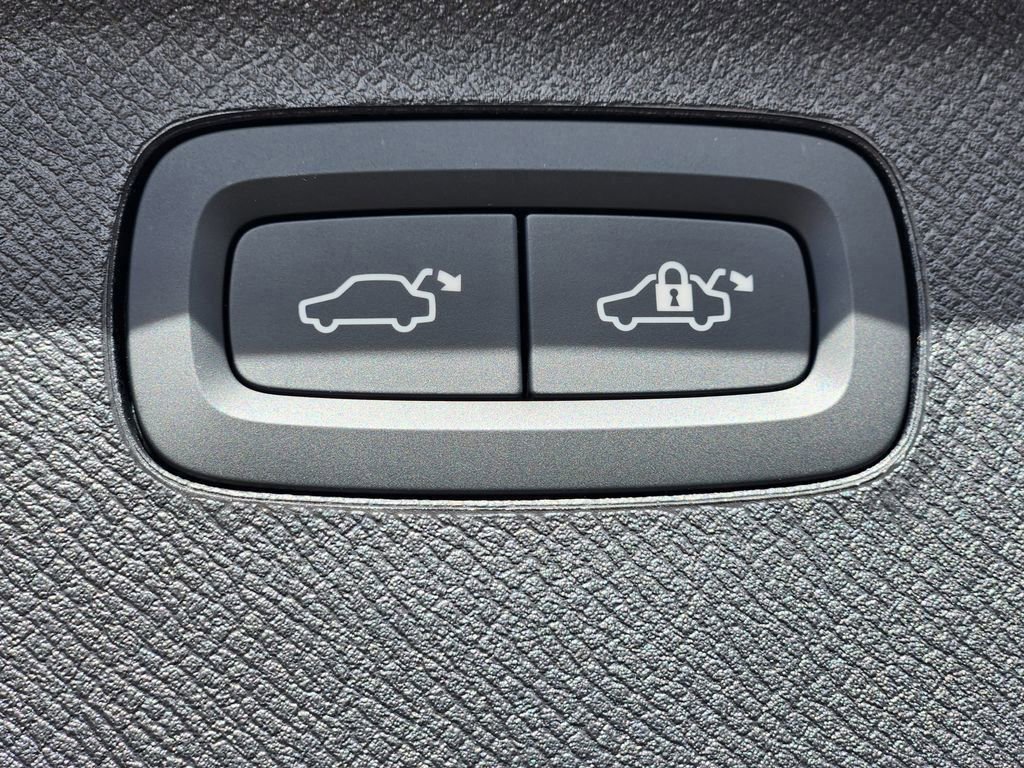 New 2026 Volvo XC90 T8 Ultra w/ Lounge Package image 25