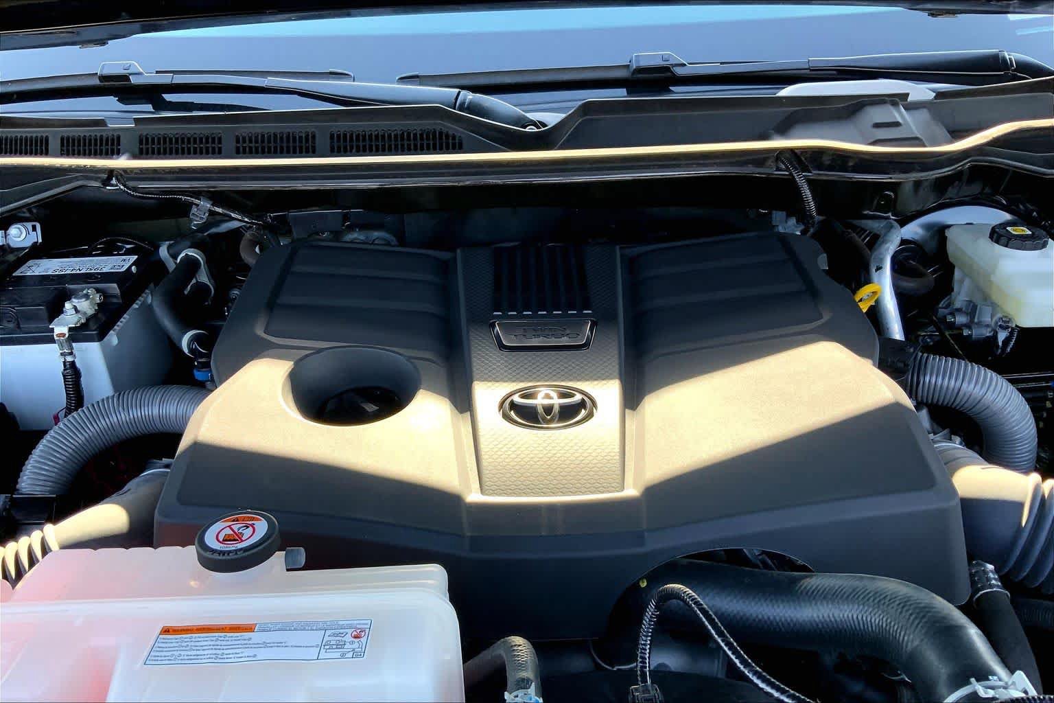 Used 2023 Toyota Tundra Limited AWD/4WD image 32