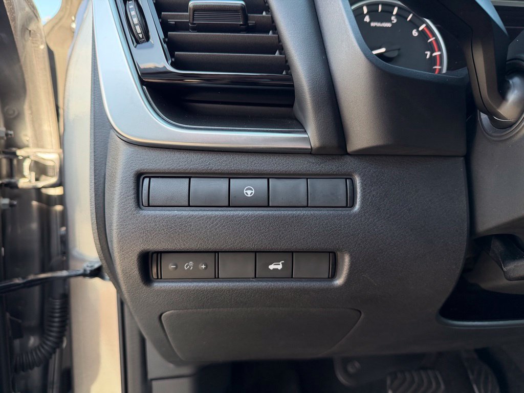 Used 2021 Nissan Rogue SV w/ Premium Package FWD image 15