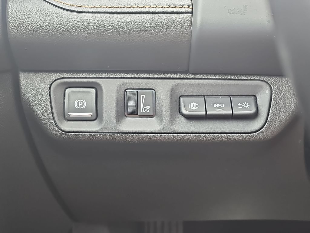 Certified 2023 GMC Acadia AT4 w/ Technology Package AWD/4WD image 32