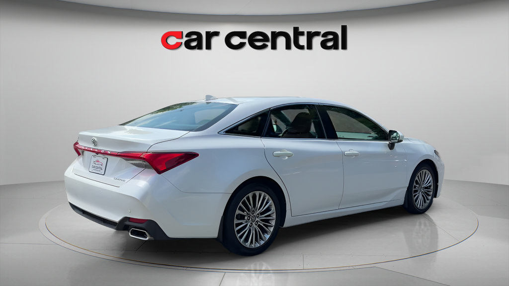 Used 2019 Toyota Avalon Limited FWD image 6