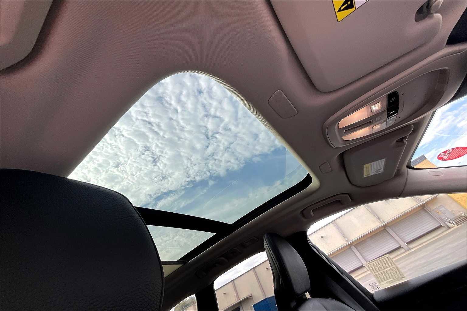 Used 2023 Volvo XC60 B5 Plus w/ Climate Package image 25