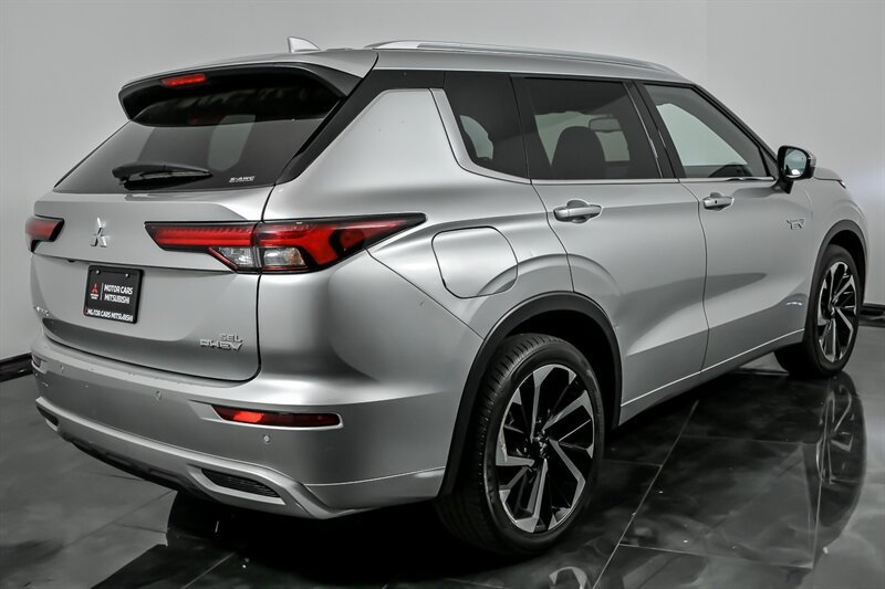 Used 2023 Mitsubishi Outlander SEL AWD/4WD image 9