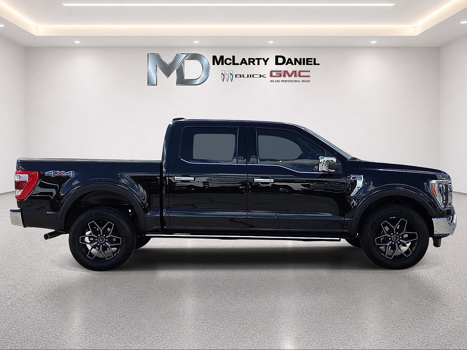 Used 2023 Ford F150 Lariat w/ Equipment Group 502A High AWD/4WD image 6