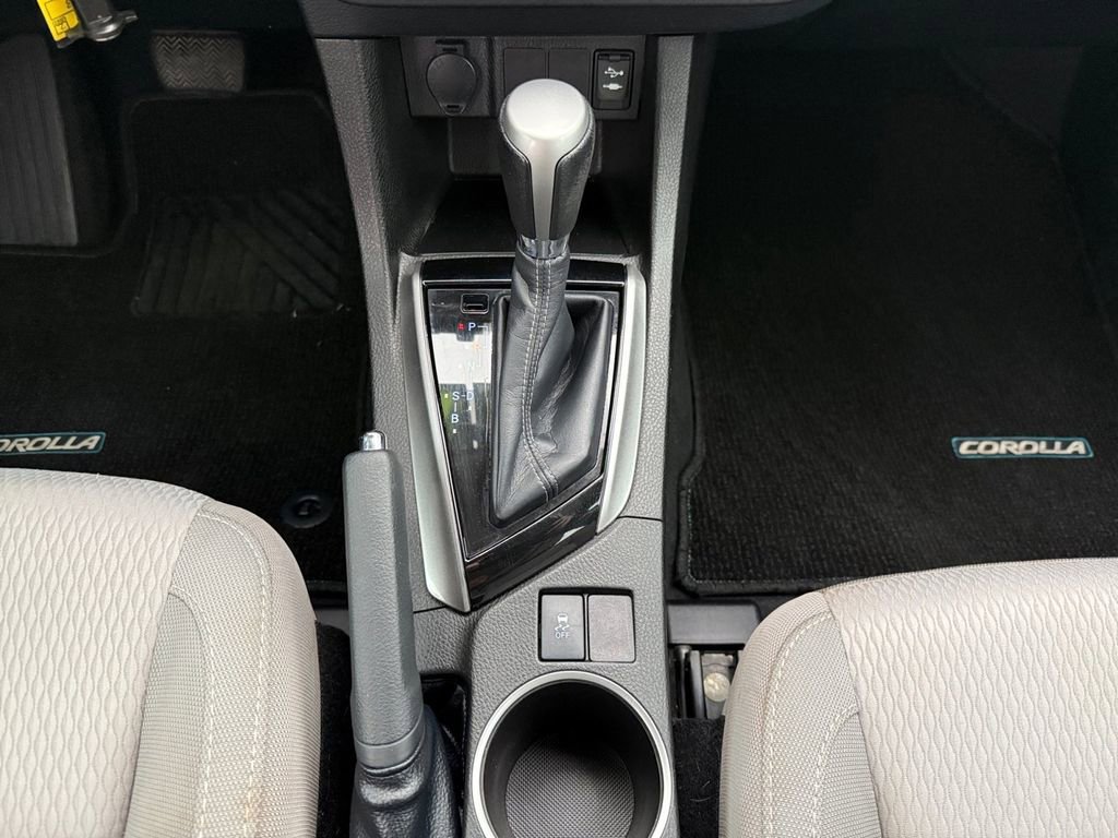 Used 2015 Toyota Corolla LE image 16
