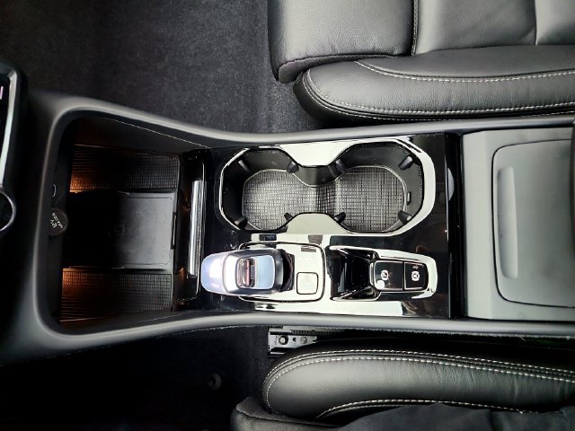 Certified 2023 Volvo XC40 B5 Plus w/ Protection Package Premier AWD/4WD image 26