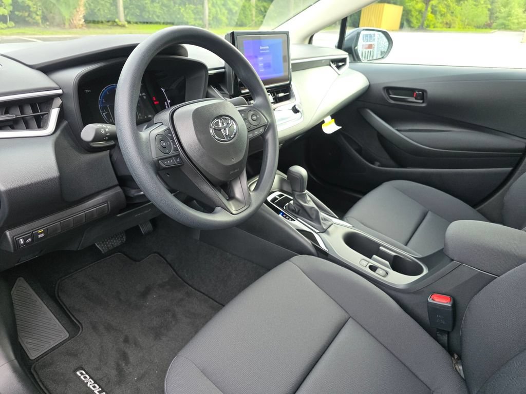Used 2026 Toyota Corolla LE FWD image 25
