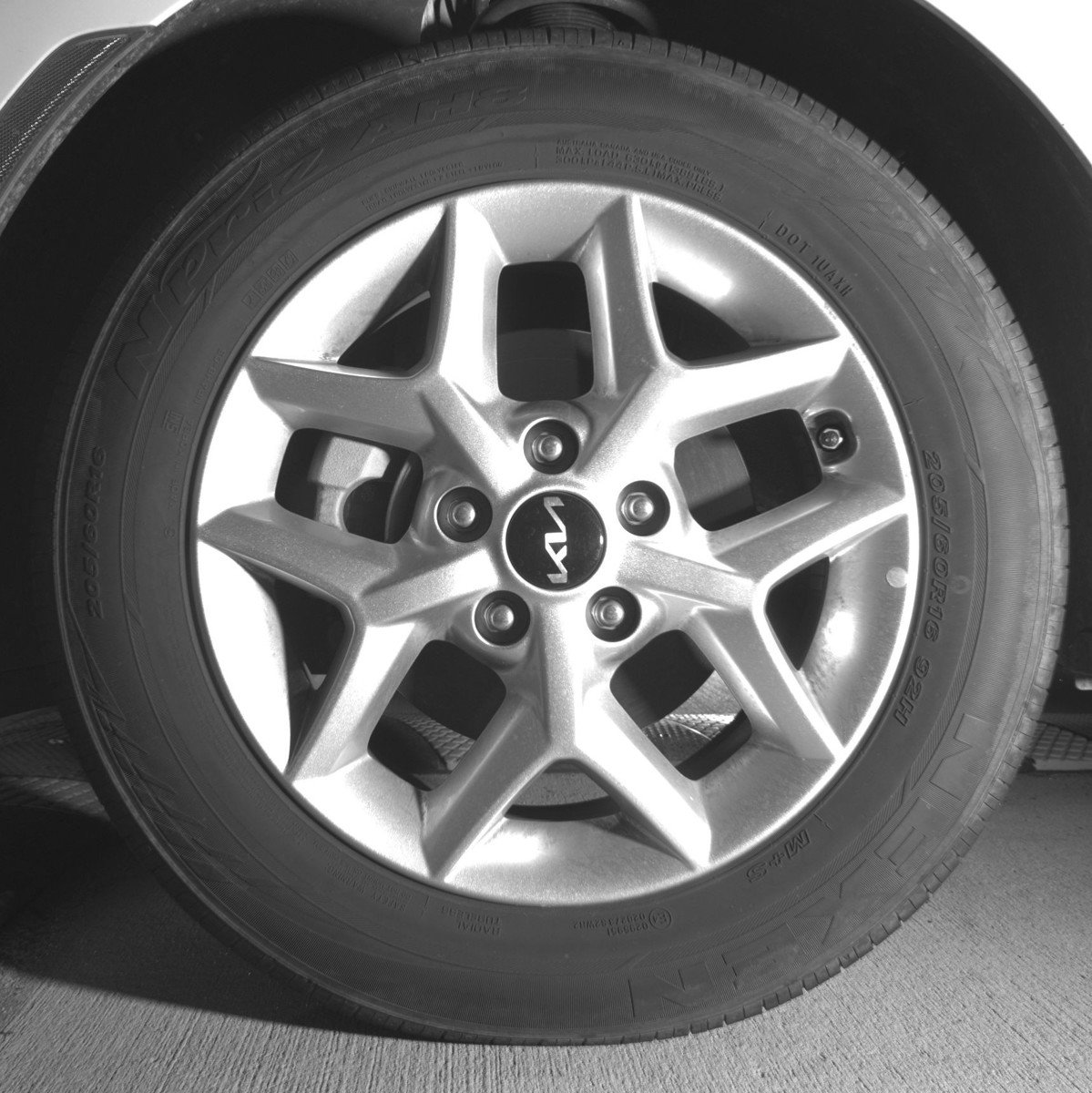 Used 2025 Kia Soul LX w/ LX Technology Package FWD image 12
