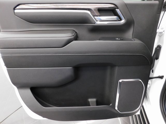 Used 2024 Chevrolet Silverado 2500 LTZ w/ LTZ Convenience Package image 21