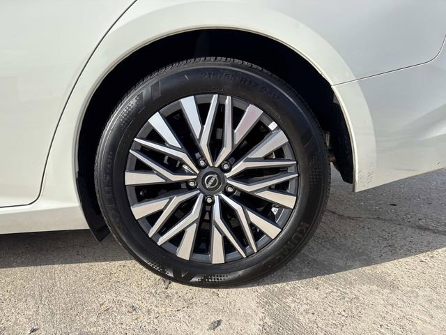 Used 2025 Nissan Altima 2.5 SV FWD image 16