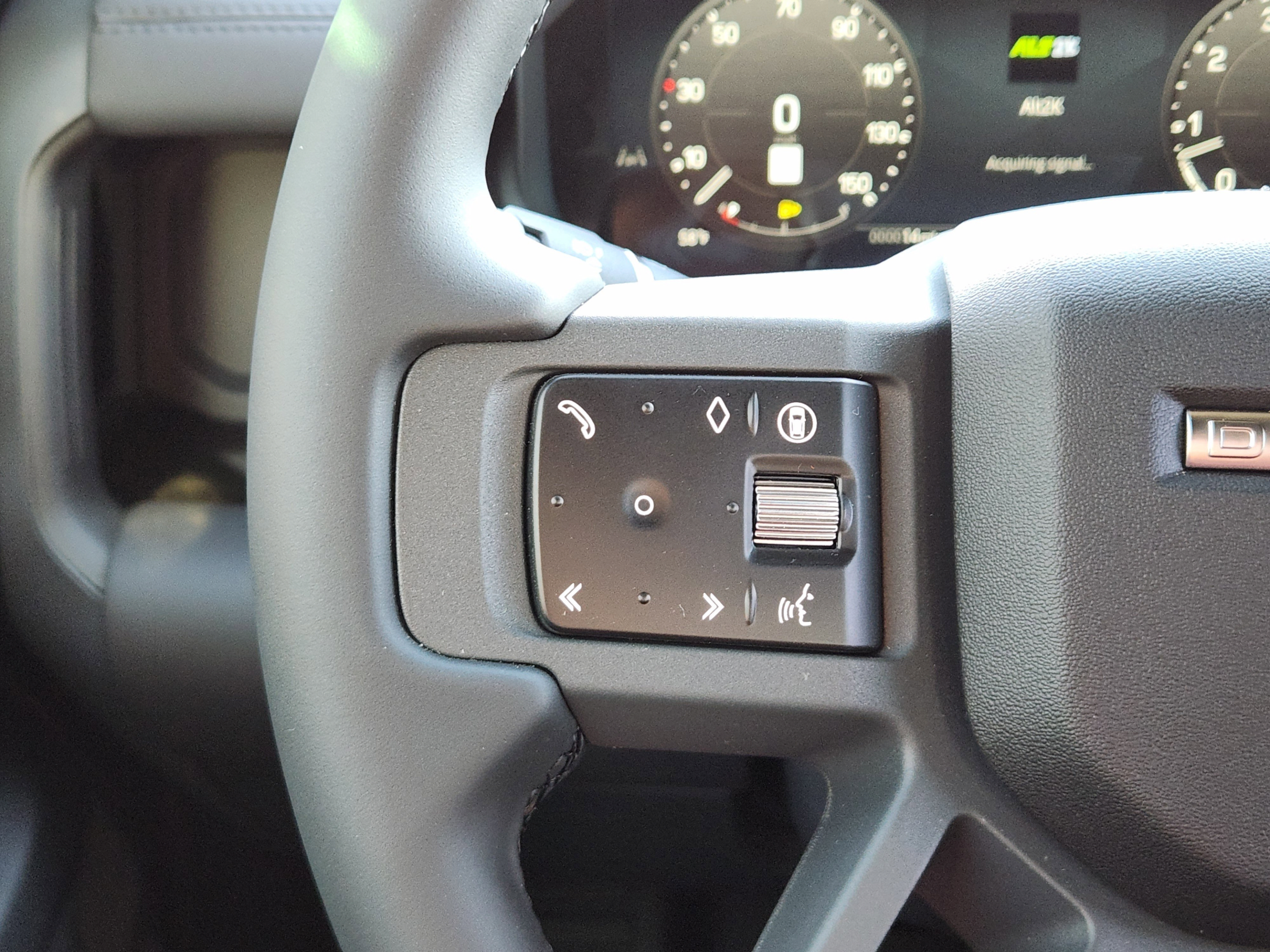 Certified 2026 Land Rover Defender 110 X-Dynamic SE AWD/4WD image 23