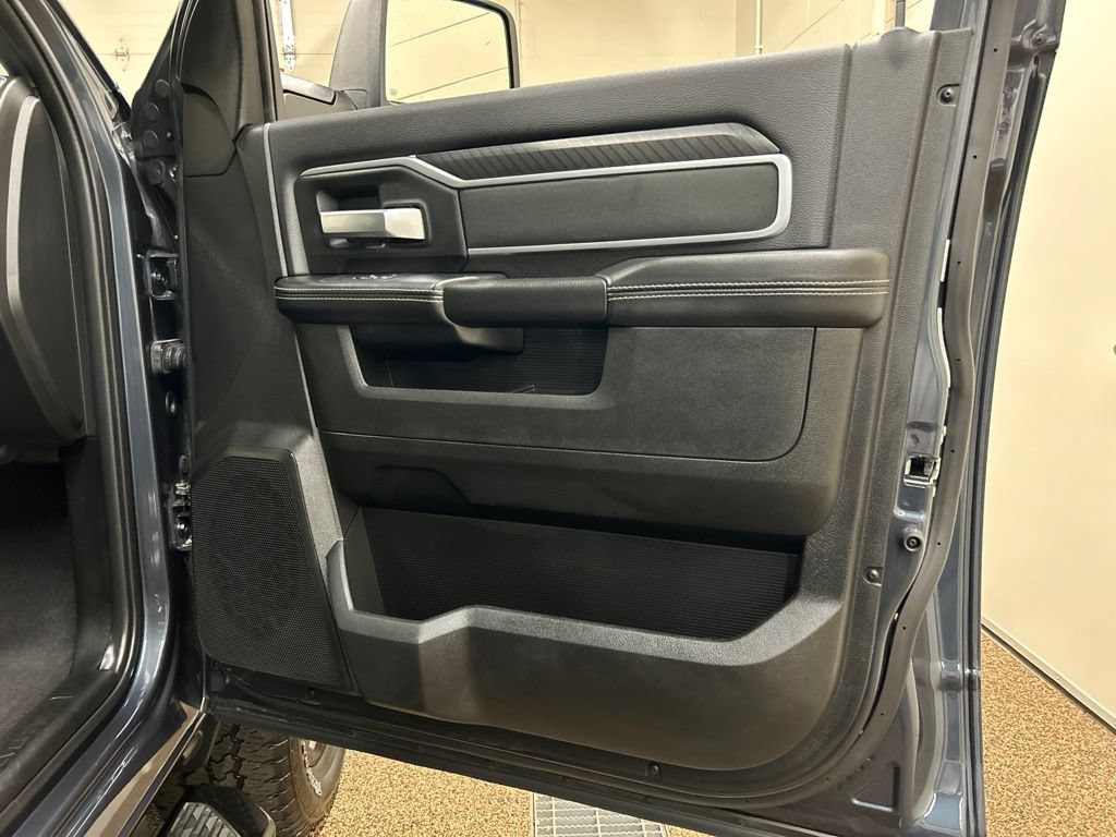 Used 2025 RAM 2500 Big Horn AWD/4WD image 16