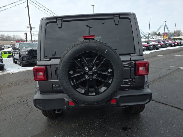 Used 2025 Jeep Wrangler Unlimited Sahara w/ Safety Group image 5