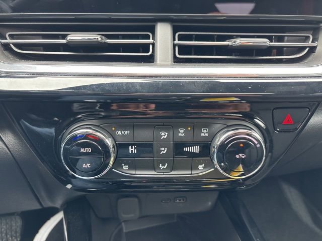 Used 2024 Chevrolet Trax RS w/ Sunroof Package FWD image 25