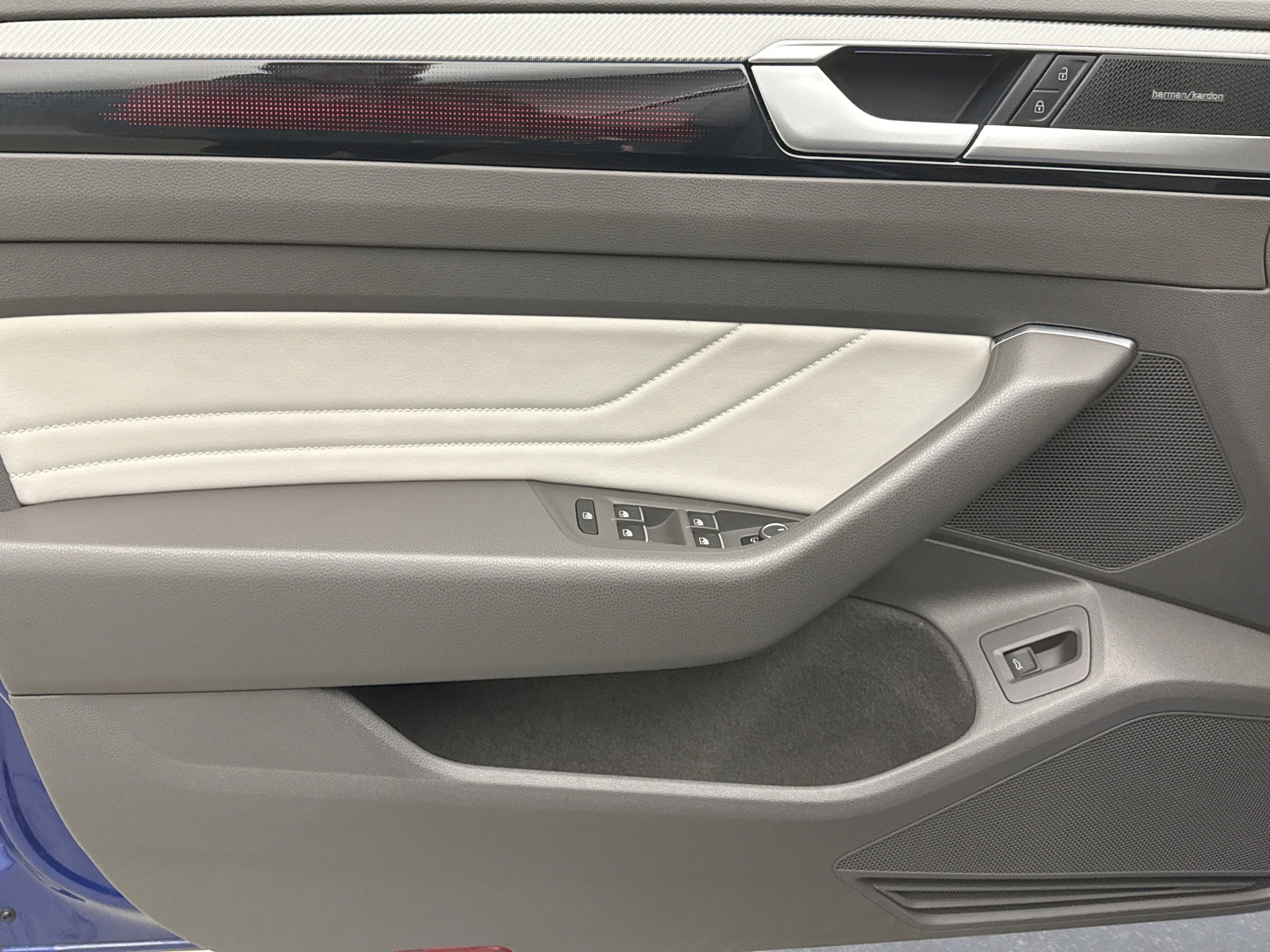 Used 2021 Volkswagen Arteon SEL Premium image 9