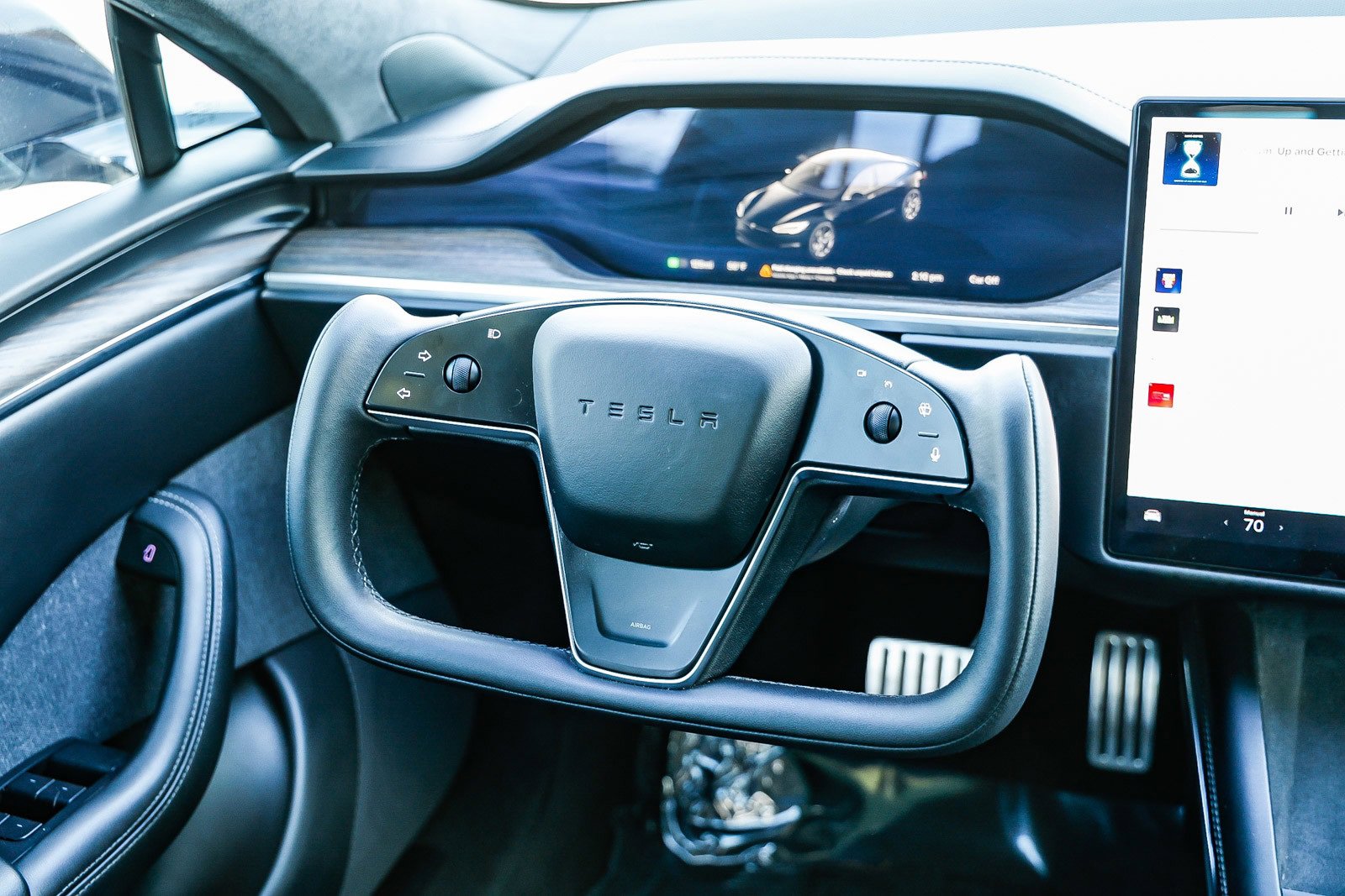 Used 2021 Tesla Model S Plaid image 13