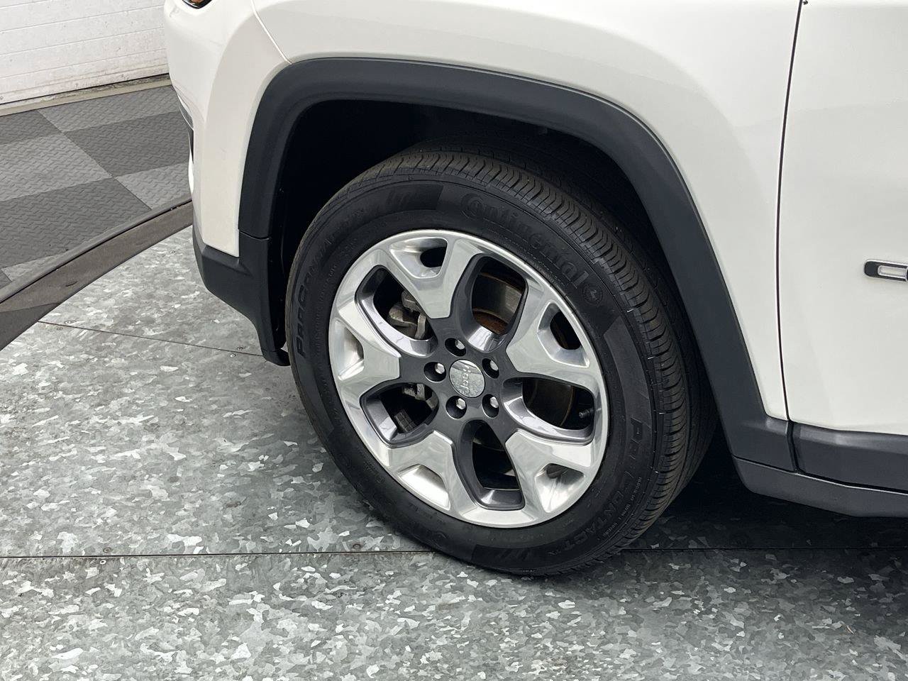 Used 2018 Jeep Compass Limited AWD/4WD image 28